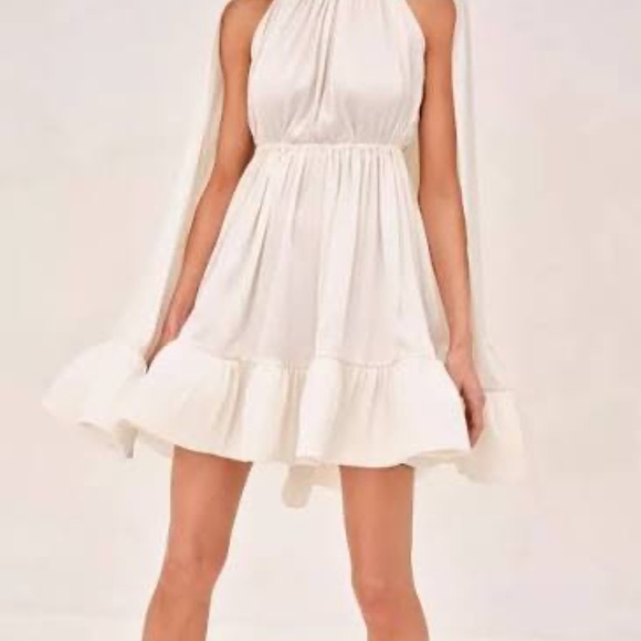 Alexis Lynda Cape Dress - Picture 4 of 5